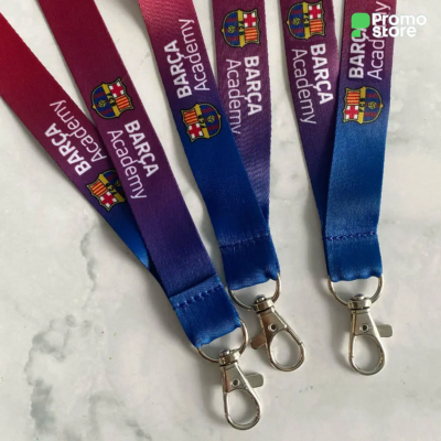 Colgante con mosquetón Metálico (Tela satin)